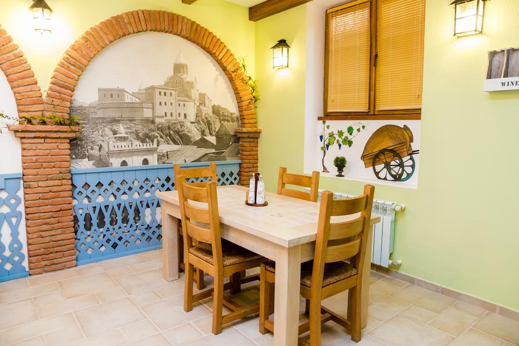 Metekhi'S Galavani Hotel Tbilisi Bagian luar foto