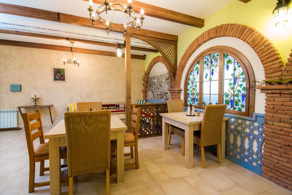 Metekhi'S Galavani Hotel Tbilisi Bagian luar foto