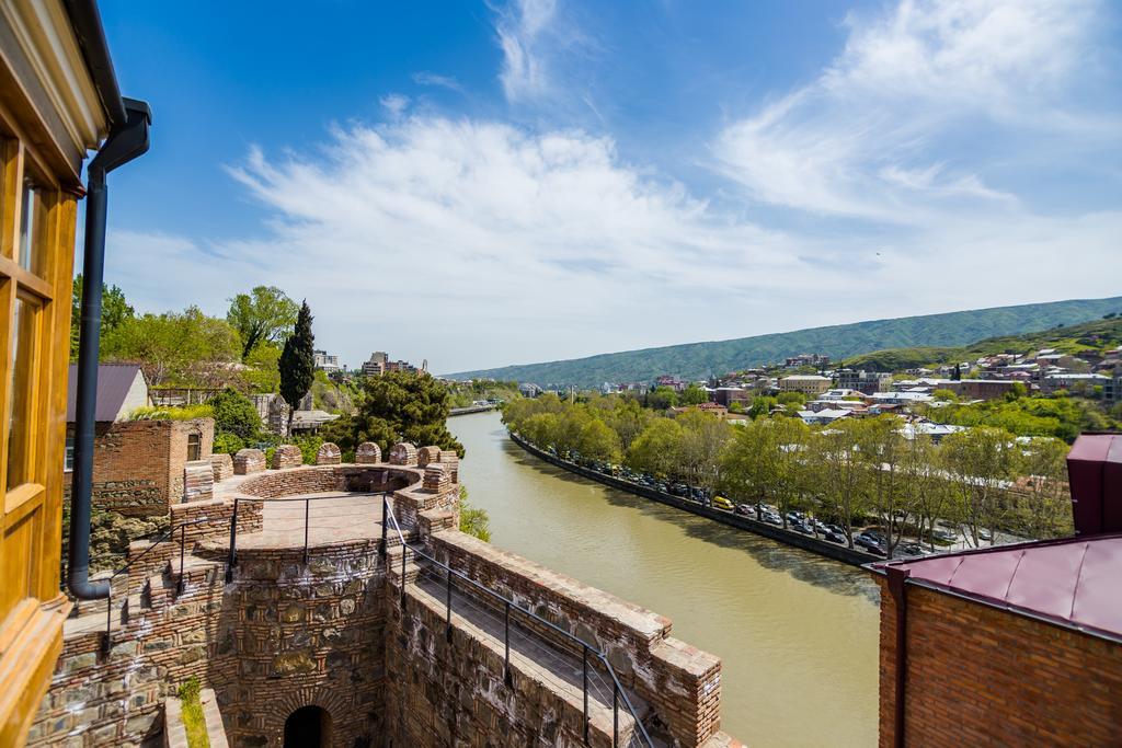 Metekhi'S Galavani Hotel Tbilisi Bagian luar foto