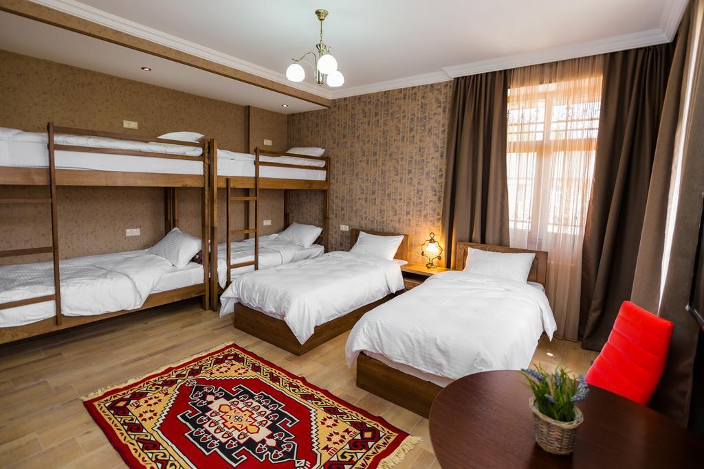 Metekhi'S Galavani Hotel Tbilisi Ruang foto