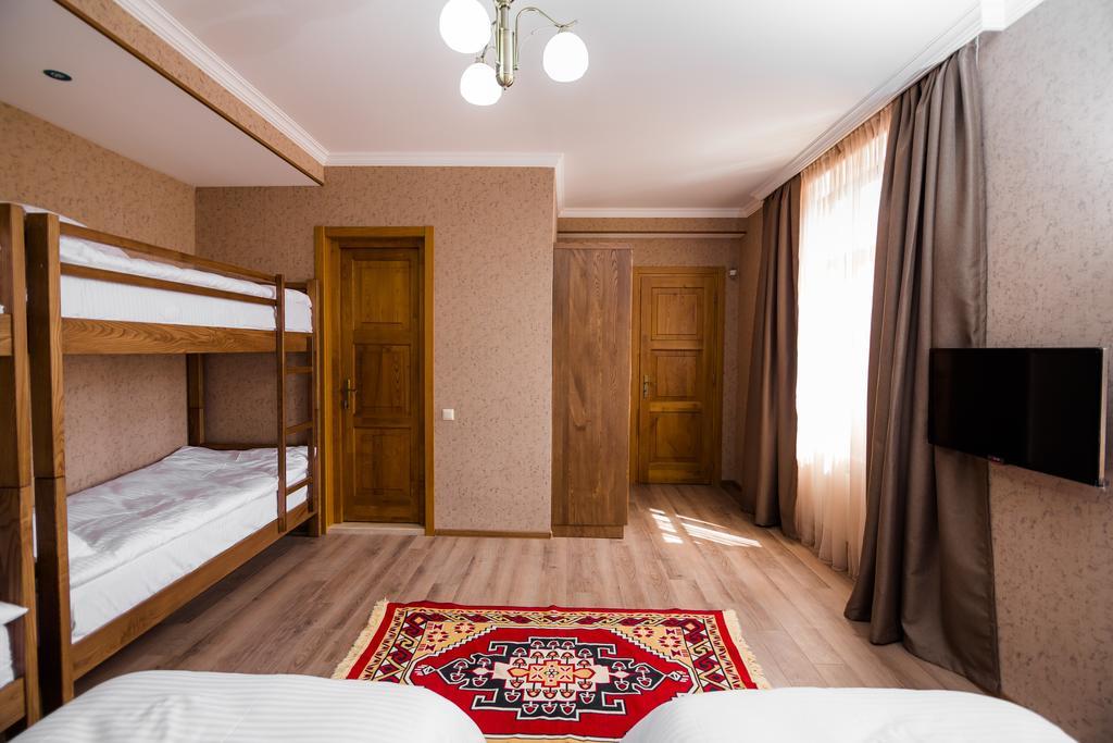 Metekhi'S Galavani Hotel Tbilisi Bagian luar foto