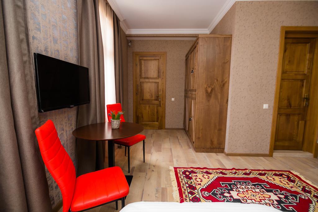 Metekhi'S Galavani Hotel Tbilisi Bagian luar foto