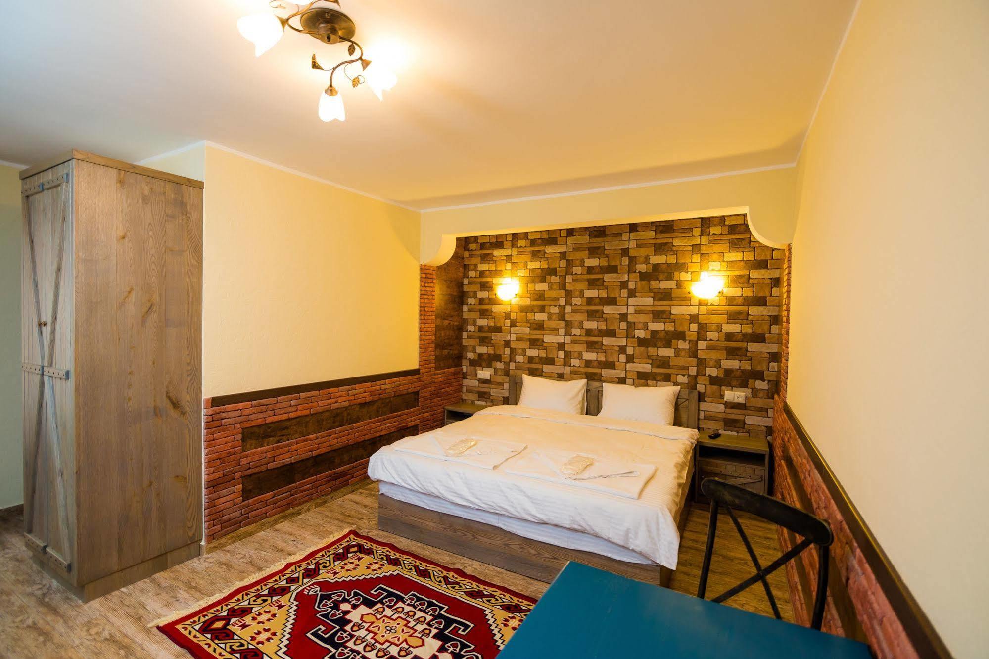 Metekhi'S Galavani Hotel Tbilisi Bagian luar foto